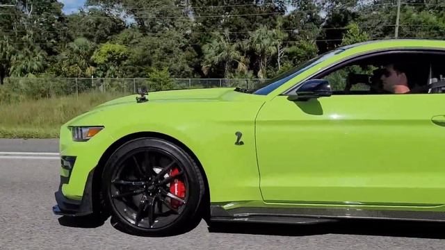 2018 Porsche 911 Turbo S 991.2 vs 2020 Shelby GT500 смотреть онлайн