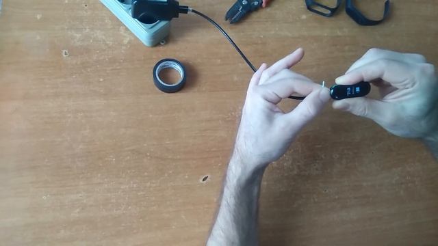 Как зарядить фитнес-браслет Xiaomi Mi Band без зарядки смотреть онлайн