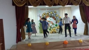 танец на осенний бал. 8-класс