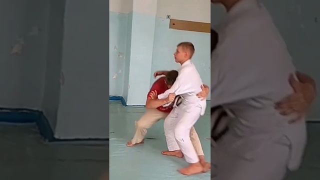 Бросок через ногу( посадка)-12.Tani Otoshi.Дзюдо смотреть онлайн