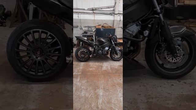 CBR 900RR STREET FIGHTER with car OZ racing alloy wheel смотреть онлайн
