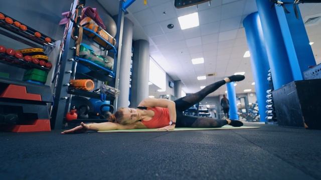 Тренировка для дома| Тренировка ягодиц| Круги ногой лежа смотреть онлайн