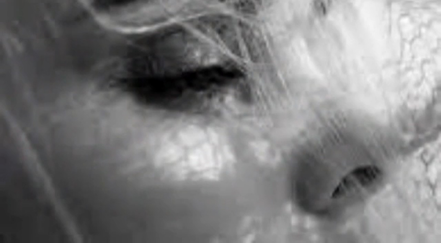 Bonnie Raitt-- All Alone With Something To Say смотреть онлайн