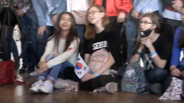 Откуда столько халявы?! | KOREA SHOW ROOM FEST'18 смотреть онлайн