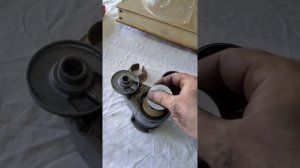 Ремонт натяжителя ремня KIA RIO .