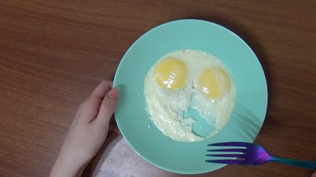 Art Manij Яичница в микроволновке за 5 минут ?? смотреть онлайн