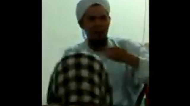YOUNG SUNNI GIVING BAYAN [6-6] смотреть онлайн
