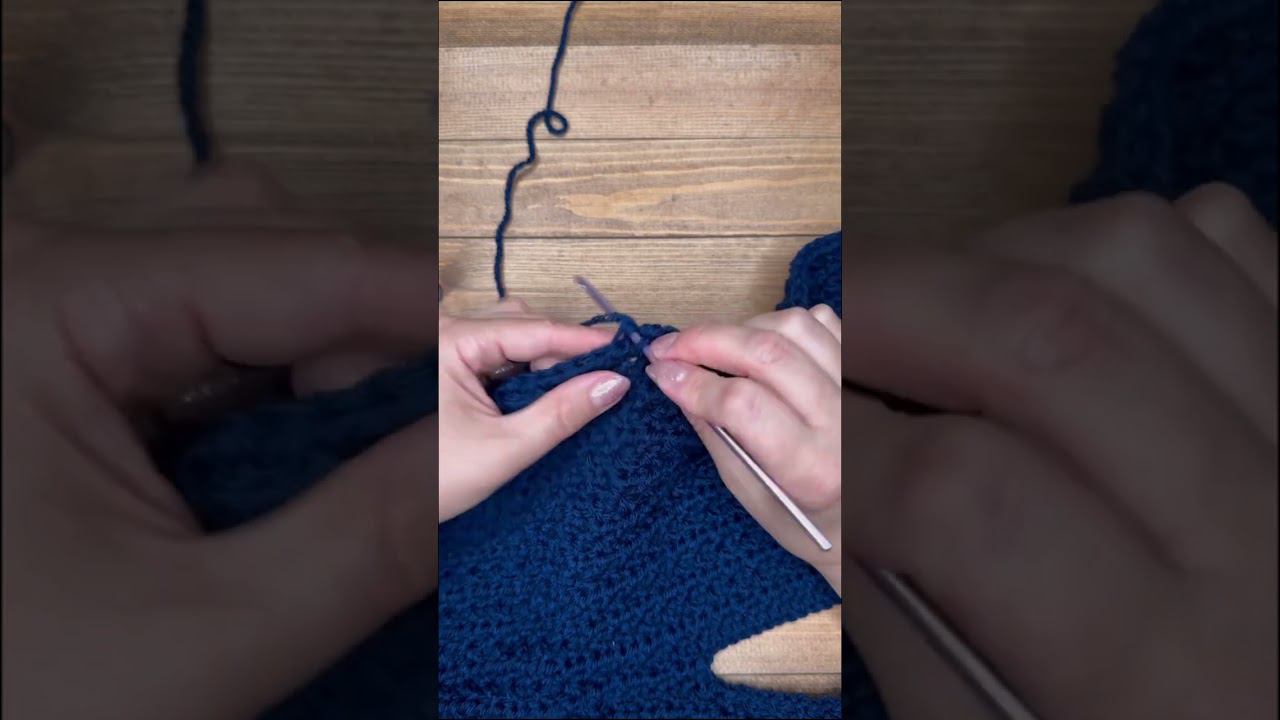 A Very Interesting and Simple Crochet Pattern for a Women's Sweater смотреть онлайн