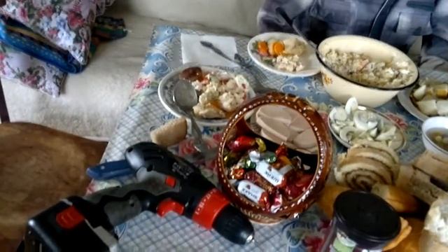 В деревне смотреть онлайн