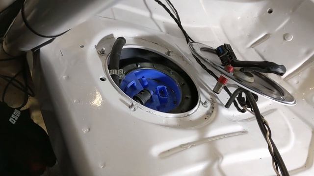 E46 M3 Fuel Pump Replacement смотреть онлайн