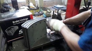 Как наклепать тормозные накладки