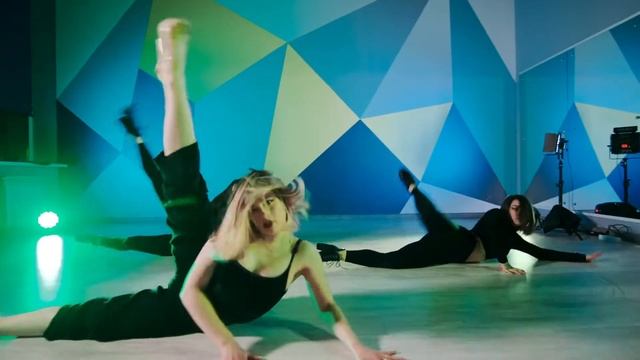 Стрип в Брянске I танцы для взрослых I связка на каблуках смотреть онлайн