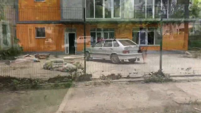 Реку чистят.Товар спасают. смотреть онлайн