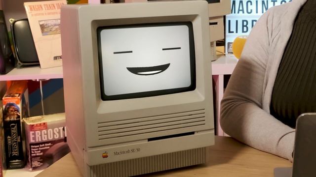 [Labs] Emulate a Classic Macintosh Today! Basilisk II Tutorial! смотреть онлайн