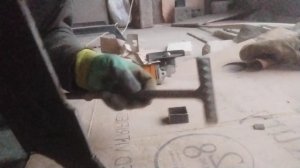 Как сделать квадратное отверстие в толстом листе металла