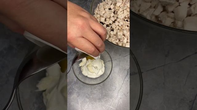 Салат с курицей, грибами и сыром фетакса смотреть онлайн