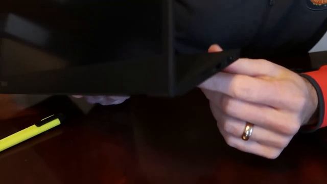 Unboxing the Lenovo ThinkVision M14 Portable Monitor смотреть онлайн