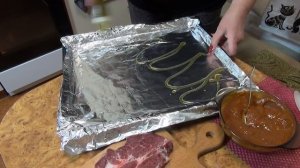 Готовим дома - просто и вкусно  Нежнейшее мясо с домашним соусом. Рецепт вкусного и простого блюда.