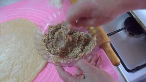 Постные рогалики с ореховой начинкой.