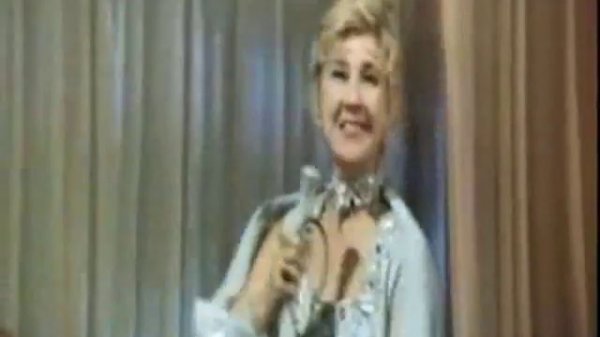 "Я на стройке крановщица..."