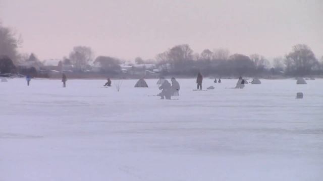 п г т ВАСИЛЬЕВО ЗИМНЯЯ РЫБАЛКА на ВОЛГЕ 2020 2021 г смотреть онлайн