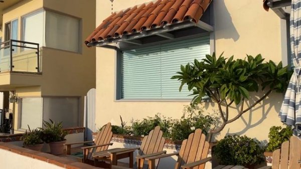 Hermosa Beach California Walking Tour to Manhattan Beach Pier Aquarium (4K 60FPS)