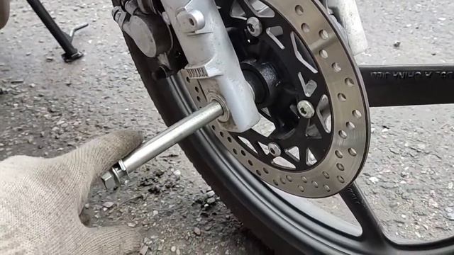 Как снять переднее колесо на Yamaha ybr 125 2021 смотреть онлайн