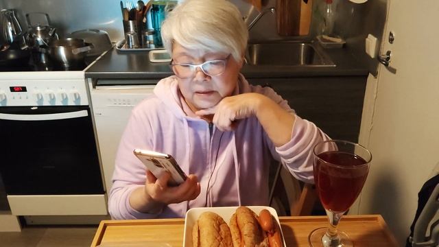 Мукбанг Суп с хот догом?????