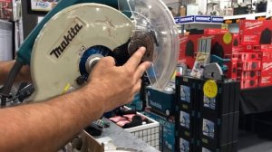 HOW TO:- Change Blade On Vintage Makita Drop Saws LS1040