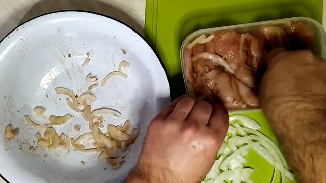 ШАШЛЫК из курицы (ну очень сочный) смотреть онлайн