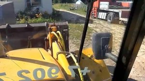 JCB трактор не работает челюсть на ковше .