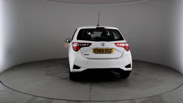 Toyota Yaris 1.5 VVT-i Icon Tech CVT Euro 6 5dr смотреть онлайн