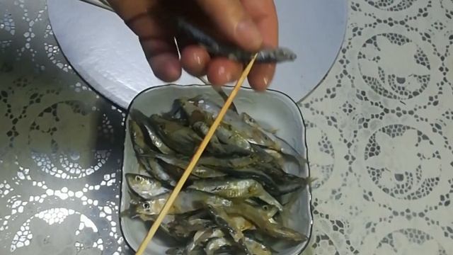 Как просто,вкусно и красиво пожарить Кильки !!!