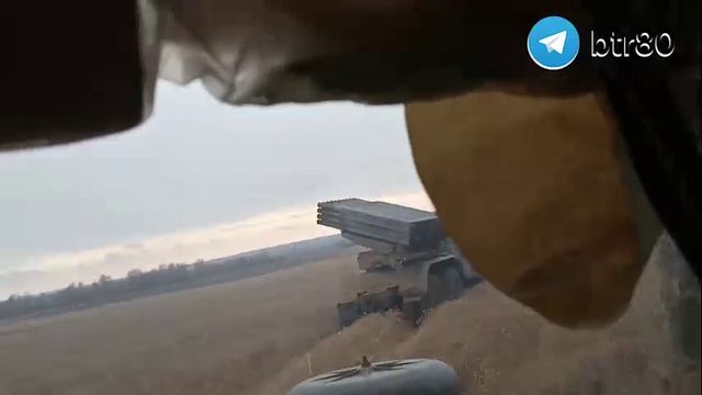 Реактивные системы "Град" наносят массированные удары по украинским боевикам смотреть онлайн