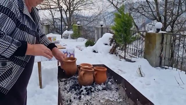 БАБУШКА ГОТОВИТ УЖИН ЗИМНОЙ В ДЕРЕВНЕ Азербайджанская Кухня Деревенская Кухня Рецепты смотреть онлайн