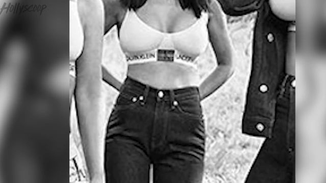 Kourtney Kardashian Suffers MAJOR Photoshop Fail & Gets ROASTED! смотреть онлайн
