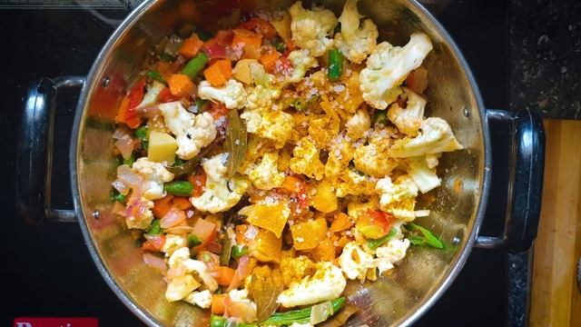 குருமா குழம்பு | Kuruma kulambu Recipe | side dish for chapathi, rice, dosa смотреть онлайн