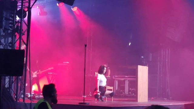 Mitski - Nobody (Live Flow Festival 2019)