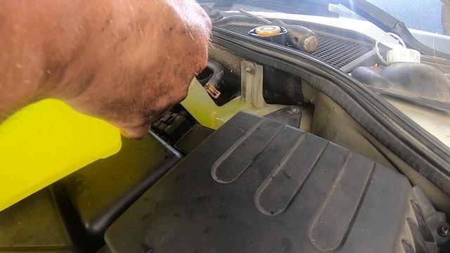 Vidange & Purge Du Circuit de refroidissement // Renault 1.9 DCI смотреть онлайн