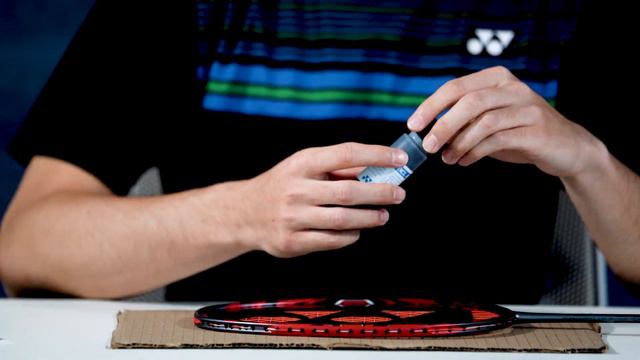 How To Stencil The Logo Onto Your Badminton Racket Strings TUTORIAL смотреть онлайн