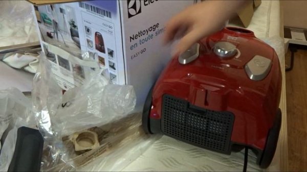 Electrolux EEG43WR EasyGo porzsákos porszívó TIP: VC-H4217E-10