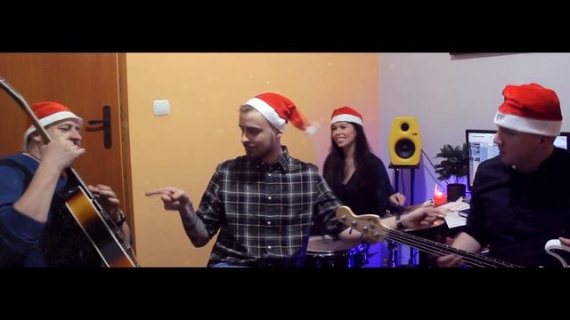 Rockin' Around the Christmas Tree [Christmas 2020] смотреть онлайн