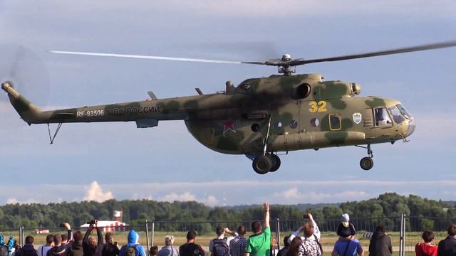 Вертолет Ми-8МТ Липецкого авиацентра  (запуск-взлет)