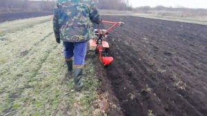 Пахота мотоблоком патриот Vegas7 2019 г. уже без грунтозацепов.