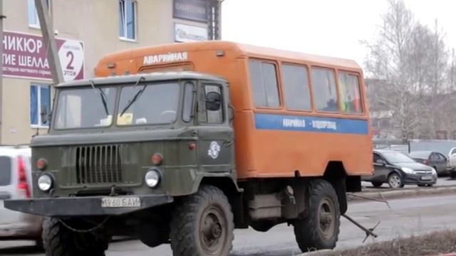 На улице Строителей вновь обрушился коллектор. Движение перекрыто смотреть онлайн