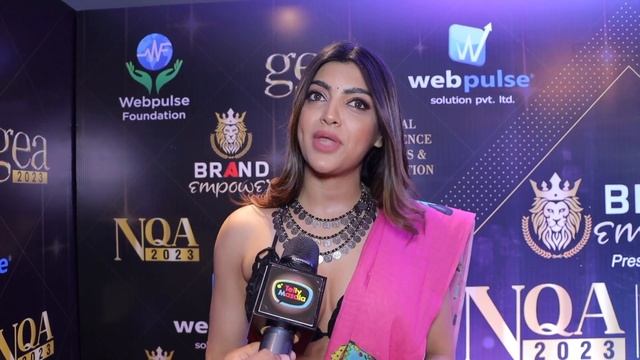 Akanksha Puri Reacts On Dating Shiv Thakare, Says' Unhone Mujhe Didi....' смотреть онлайн
