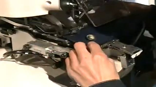 Juki AMB-289 автомат для пришивания и обвивки пуговиц смотреть онлайн