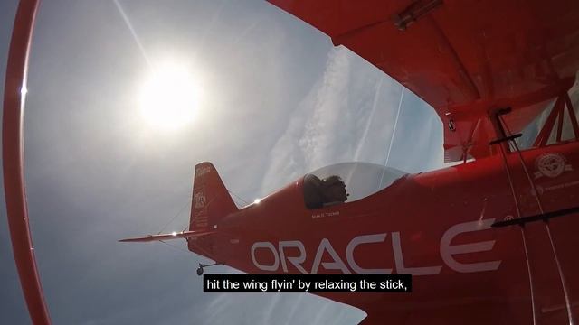 Aerobatic Champion Demonstrates Loops and Spins смотреть онлайн