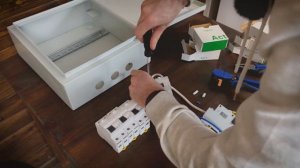 Собираю временный электрический щит для дачи. Сборка электрощита 15 квт 220в своими руками.