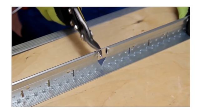 Монтаж каркаса купола с помощью системы Armstrong DGS